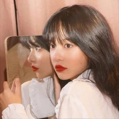 沙滩上的夏娃